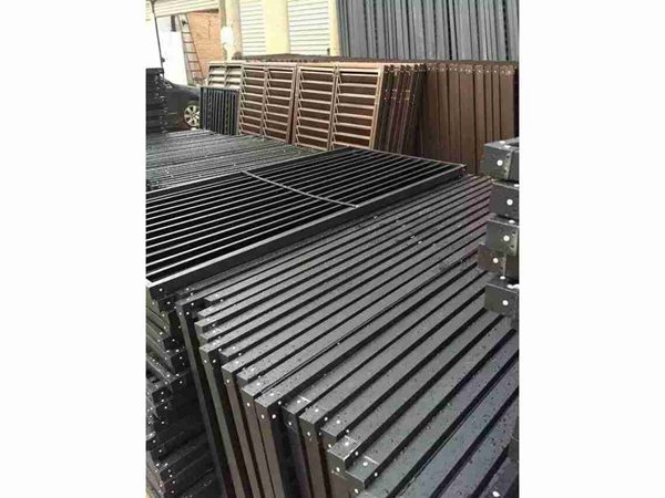 陽(yáng)臺(tái)護(hù)欄